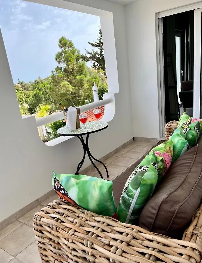Palm View Guesthouse, Adults Only Luz Bed & Breakfast